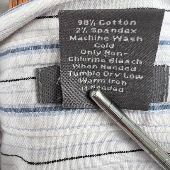 EUC Ann Taylor Button Front Long Sleeve Work Shirt Size 14 - Picture 8 of 8